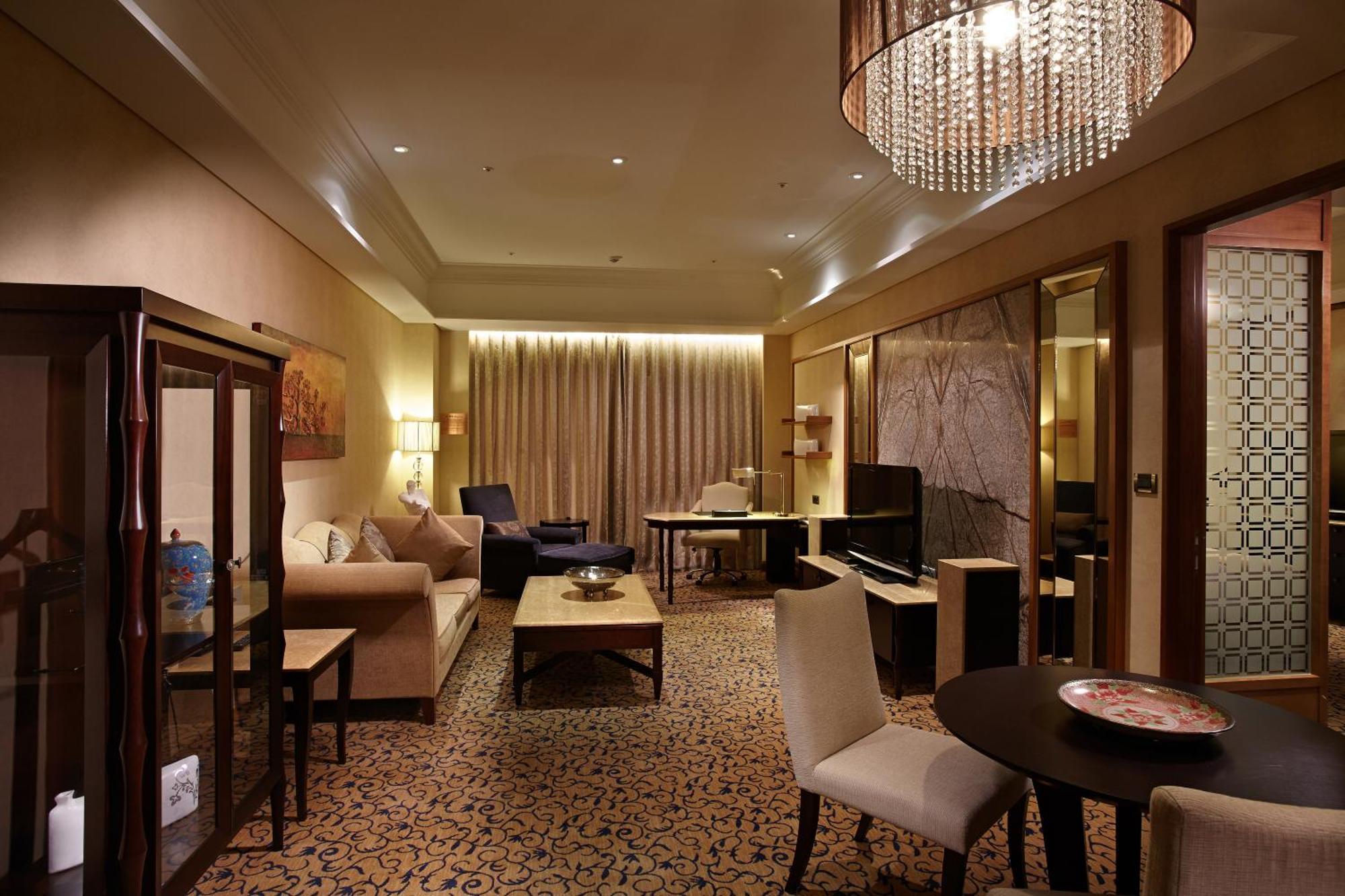 E-Da Royal Hotel Dashu Esterno foto A suite at the hotel