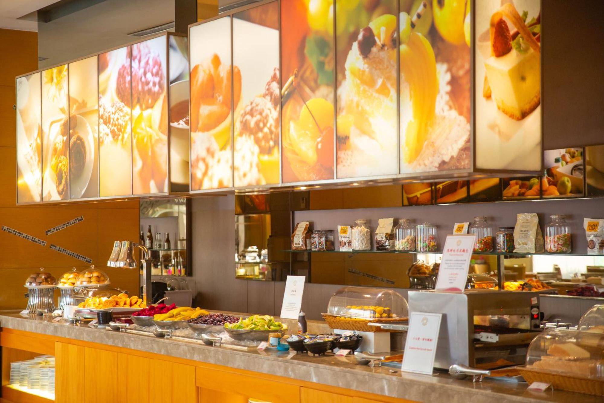 E-Da Royal Hotel Dashu Esterno foto A salad bar