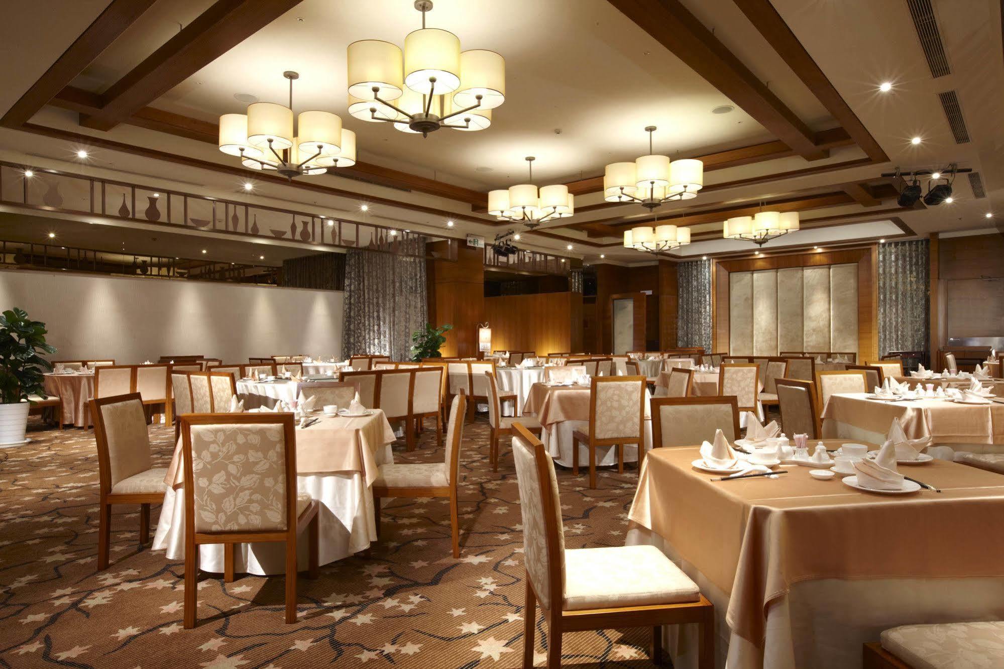 E-Da Royal Hotel Dashu Ristorante foto Interior of the restaurant